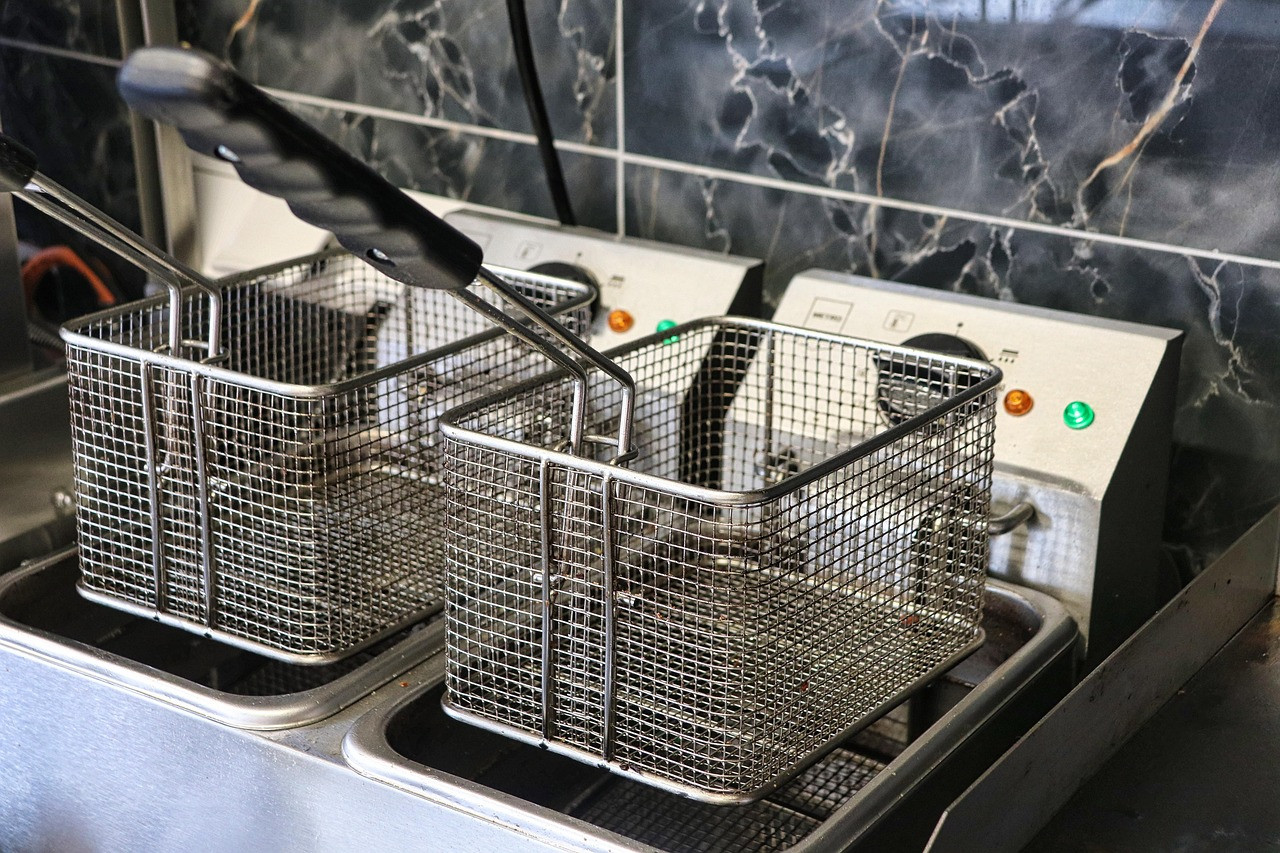 Errores comunes al comprar maquinaria de hostelería (y cómo evitarlos)